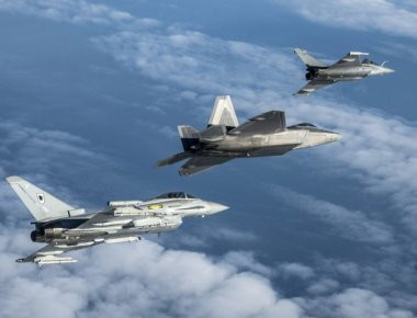 All star game… με F-22, F-35, EF-2000 & Rafale μαζί! (βίντεο)